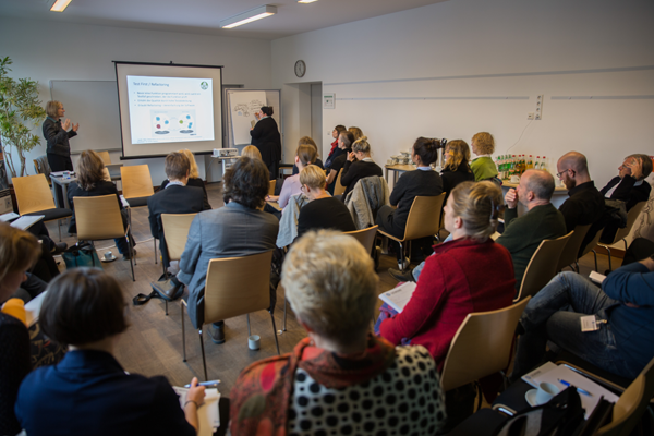 Zu sehen sind die Teilnehmer_innen des Workshops von Prof. Dr. Herpers