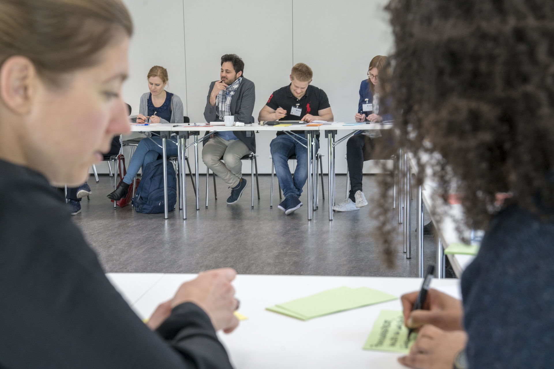 Teilnehmerinnen in der Diskussion